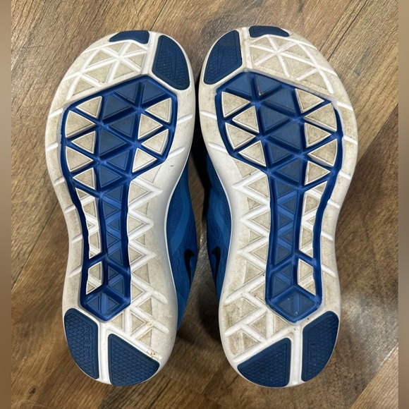 Nike FLEX 2017 RUN - Picture 4 of 6